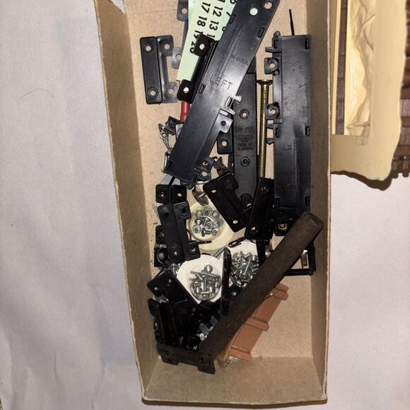 Model Train HO Bldgs Water Tower A Lot Of Track Transformer Small Accents As Is - Picture 10 of 16